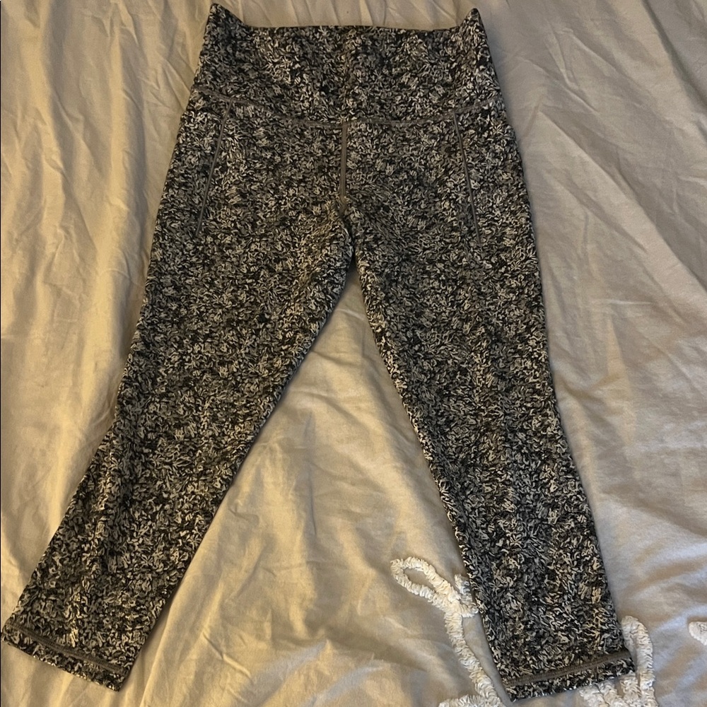 Athleta Black and White Patterned Salutation Leggings